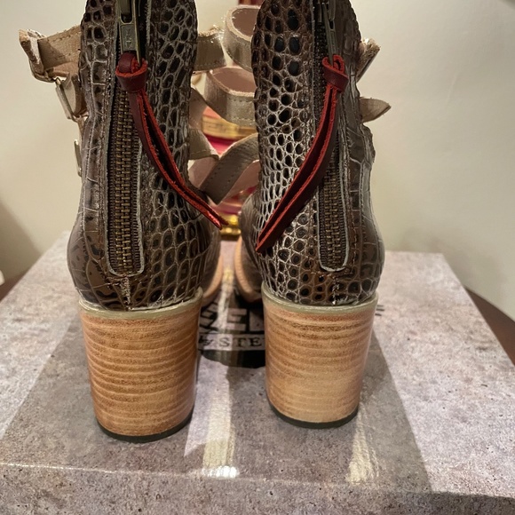 FREEBIRD by STEVEN GORGEOUS Croco brown/tan 3 straps PRISTINE - Picture 4 of 5